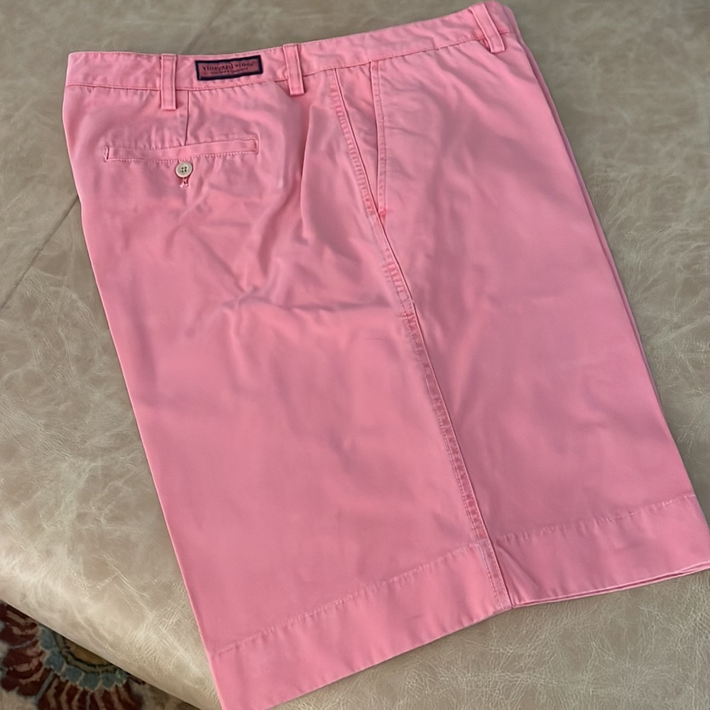 Vineyard Vines Mens Island Short Flat front. Size 40 9in Inseam